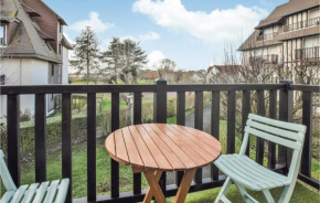 Cozy Apartment In Blonville-Sur-Mer With Kitchen